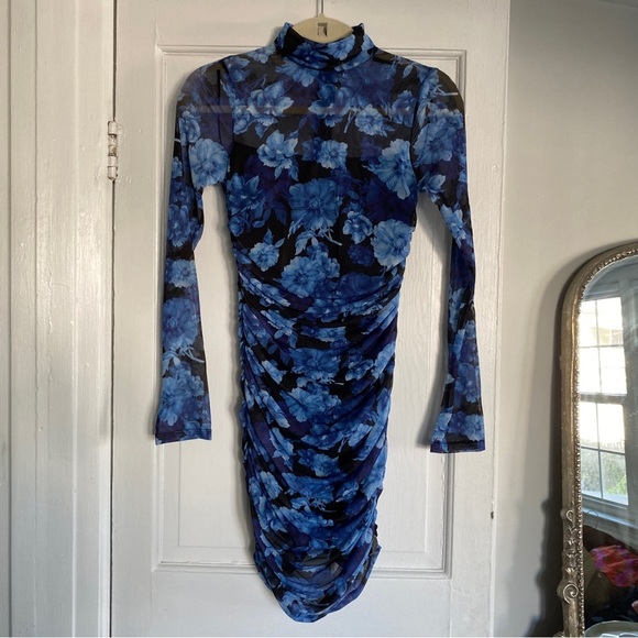 Alice + Olivia Blue Floral Long Sleeve Dress wear it long or short - Picture 5 of 10